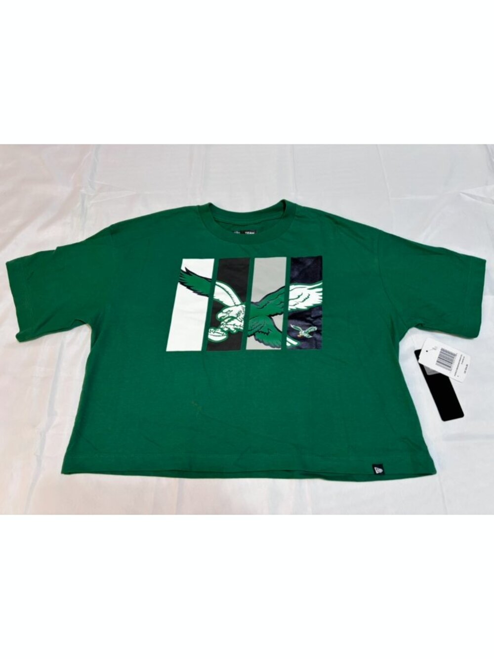 NWT Philadelphia Eagles Women’s Green Graphic Crop Top NFL New Era Size Small
